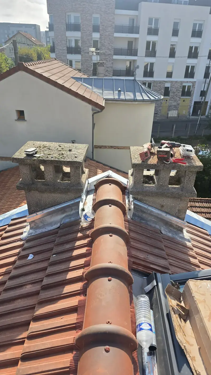 Faîtage et souches en zinc – Faîtage et souches en zinc, Vitry-sur-Seine (94)